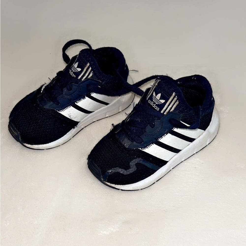 Size 6 Adidas